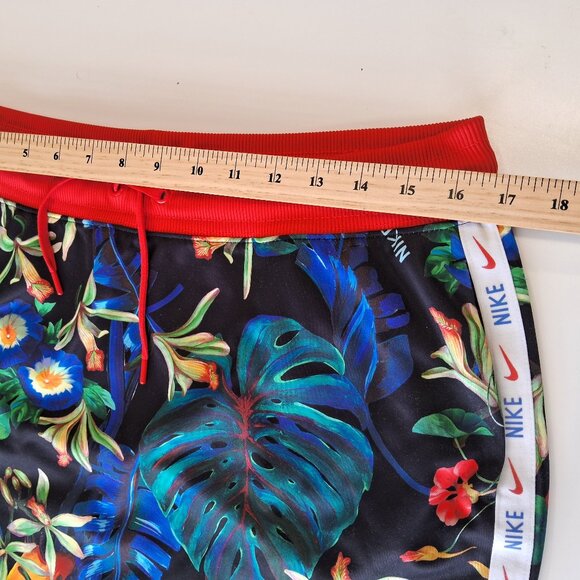 Nike Skirt with Tropical Floral Print - Picture 6 of 8
